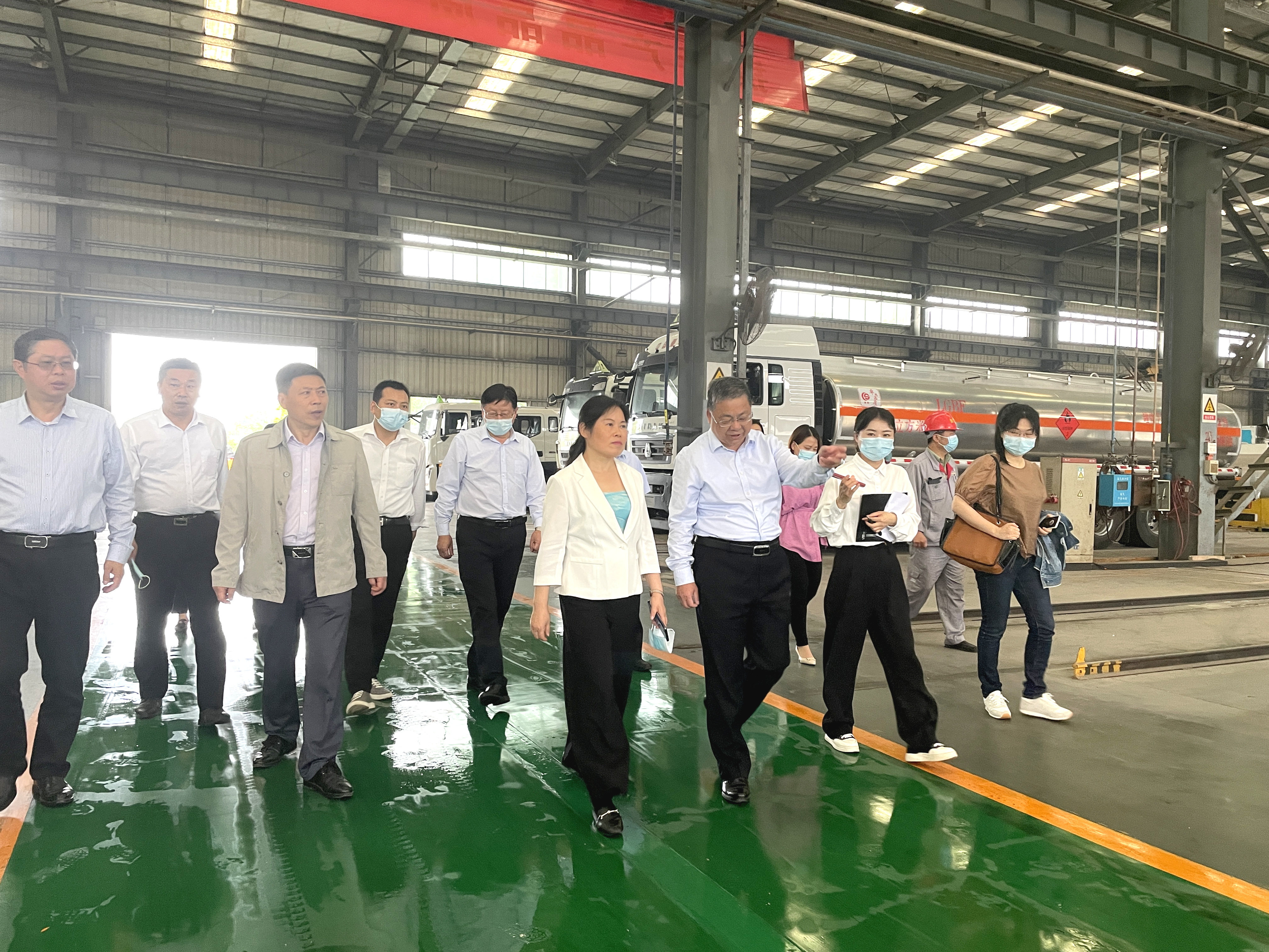 市委常委、市委統(tǒng)戰(zhàn)部部長舒敏等領導一行蒞臨楚勝調研